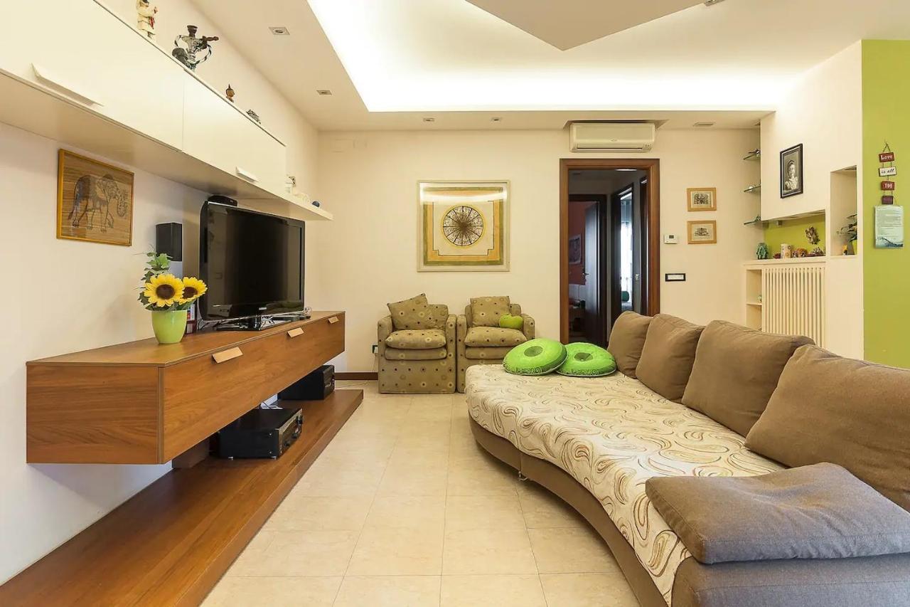 Moderno Appartamento Zona Centrale Latina Exterior photo